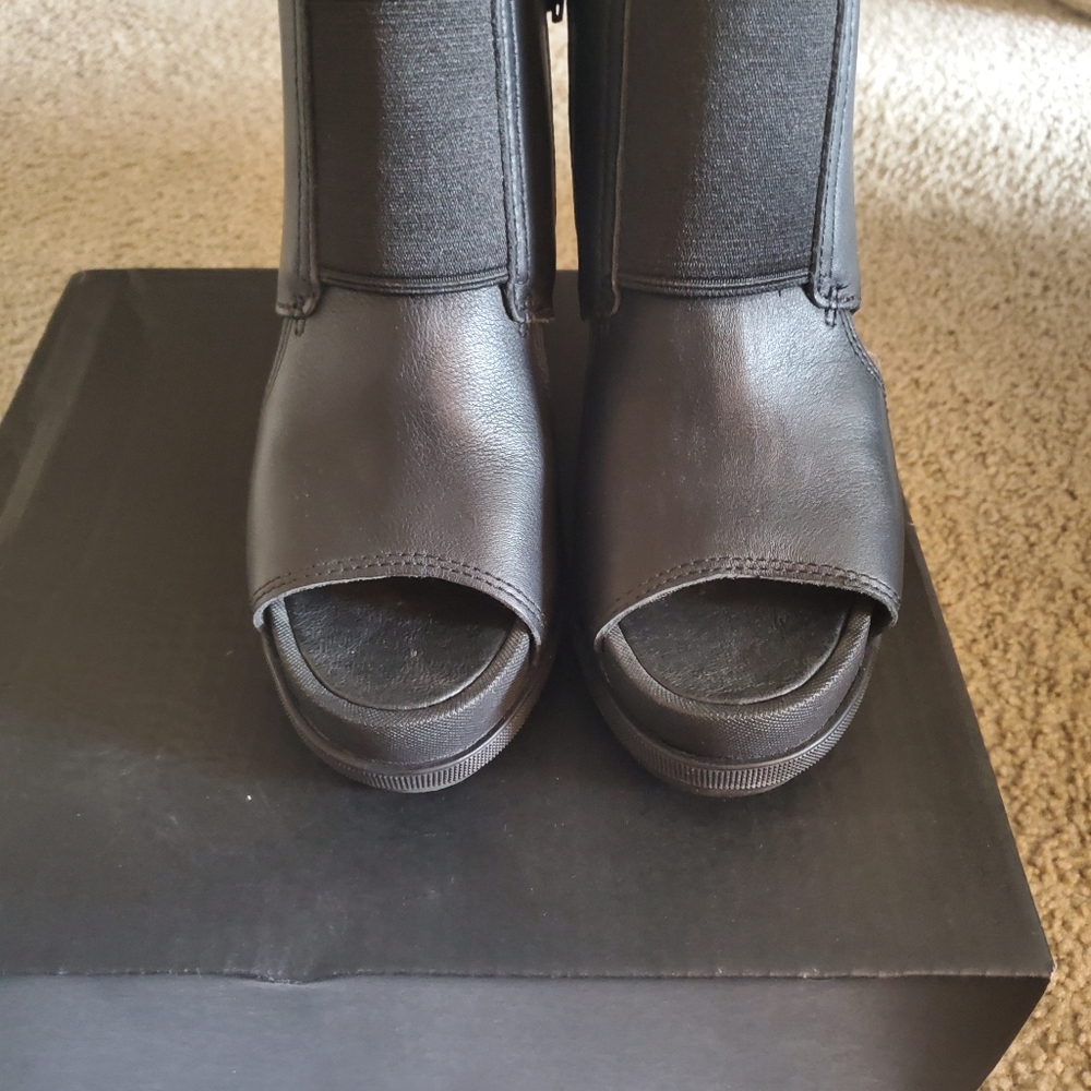 Sorel shoes Women size 7.5